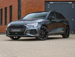 Grijs Gebruikt 2023 Audi A3 Sportback Competition Hatchback | € 41.950 (Duur)
