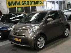 Bruin Gebruikt 2011 Toyota iQ Hatchback | € 3.444 (Super prijs)