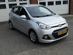 Zilver, metallic lak Gebruikt 2014 Hyundai i10 Comfort Hatchback | € 5.750 (Eerlijke prijs)