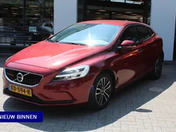 Rood Gebruikt 2016 Volvo V40 Stationwagen | € 14.445 (Goede deal)