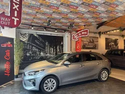 Grijs Gebruikt 2021 Kia Ceed Sedan | € 14.490 (Eerlijke prijs)