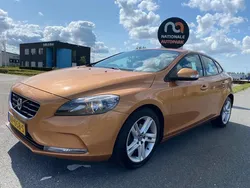 Oranje Gebruikt 2013 Volvo V40 Stationwagen | € 4.250 (Goede deal)