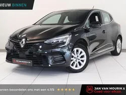 Zwart, metallic lak Gebruikt 2021 Renault Clio V Intens Hatchback | € 16.400 (Eerlijke prijs)