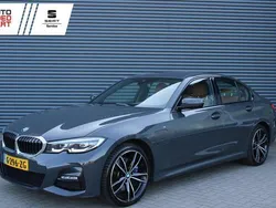 Grijs Gebruikt 2020 BMW 330 M Sport Sedan | € 29.895 (Eerlijke prijs)