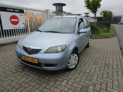 Blauw Gebruikt 2006 Mazda 2 Touring MPV | € 1.850 (Goede deal)
