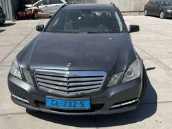 Grijs Gebruikt 2011 Mercedes E220 Stationwagen | € 3.500