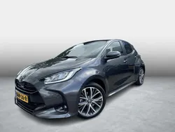Grijs Gebruikt 2024 Toyota Yaris Hybrid Executive Hatchback | € 29.999 (Duur)