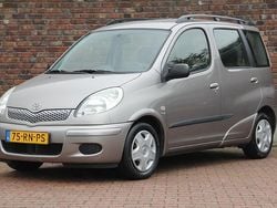 Grijs Gebruikt 2005 Toyota Yaris Verso Terra MPV | € 2.985 (Eerlijke prijs)
