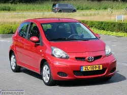 Rood Gebruikt 2010 Toyota Aygo Hatchback | € 2.999 (Super prijs)
