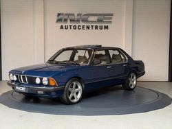 Blauw Gebruikt 1985 BMW 740 Sedan | € 16.950