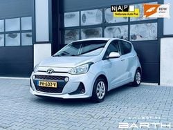 Grijs (metallic) Gebruikt 2018 Hyundai i10 GO! Hatchback | € 7.335 (Eerlijke prijs)