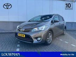 Grijs metallic Gebruikt 2016 Toyota Verso MPV | € 17.950 (Eerlijke prijs)