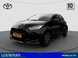 Zwart Gebruikt 2021 Toyota Yaris Hybrid Executive Hatchback | € 23.950 (Eerlijke prijs)