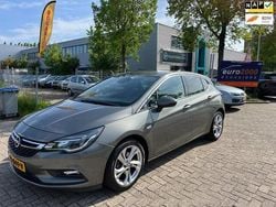 Grijs Gebruikt 2017 Opel Astra Innovation Hatchback | € 7.950 (Eerlijke prijs)