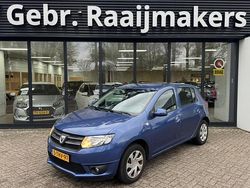 Blauw Gebruikt 2014 Dacia Sandero Lauréate Hatchback | € 2.450 (Eerlijke prijs)