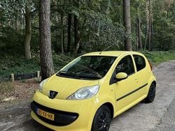 Geel Gebruikt 2007 Peugeot 107 Hatchback | € 1.000 (Goede deal)
