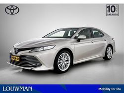 Bruin metallic Gebruikt 2020 Toyota Camry Executive Sedan | € 32.900