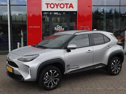 Grijs Gebruikt 2024 Toyota Yaris Cross Edition SUV | € 28.900 (Eerlijke prijs)