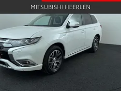 Wit Gebruikt 2020 Mitsubishi Outlander P-HEV Intense+ SUV | € 24.950 (Eerlijke prijs)