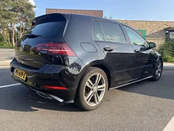 Zwart Gebruikt 2017 VW Golf VII R Hatchback | € 14.500 (Iets duurder)