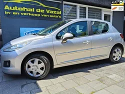 Grijs, metallic lak Gebruikt 2009 Peugeot 207 Hatchback | € 2.950 (Eerlijke prijs)