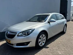 Grijs, metallic lak Gebruikt 2017 Opel Insignia Business Stationwagen | € 13.950 (Eerlijke prijs)