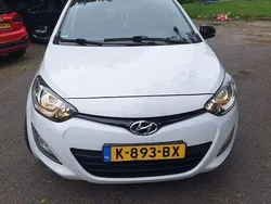 Wit Gebruikt 2014 Hyundai i20 Sedan | € 5.000 (Eerlijke prijs)