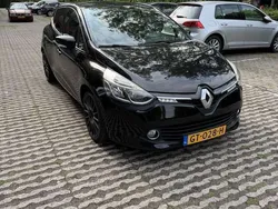 Zwart Gebruikt 2015 Renault Clio IV Night&Day Hatchback | € 5.795 (Eerlijke prijs)
