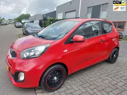 Rood, metallic lak Gebruikt 2012 Kia Picanto 3 Hatchback | € 3.250 (Goede deal)