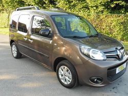 Bruin Gebruikt 2018 Renault Kangoo LIMITED MPV | € 12.950 (Super prijs)