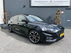 Zwart Gebruikt 2020 Ford Focus ST-Line Hatchback | € 16.950 (Eerlijke prijs)