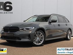 Grijs Gebruikt 2021 BMW 330e Shadowline Stationwagen | € 25.950 (Goede deal)