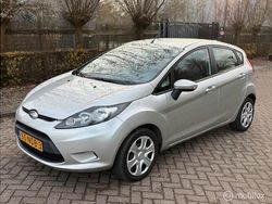 Zwart Gebruikt 2010 Ford Fiesta Trend Hatchback | € 2.295 (Eerlijke prijs)
