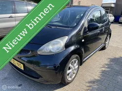 Zwart Gebruikt 2008 Toyota Aygo Sport Hatchback | € 1.795 (Eerlijke prijs)