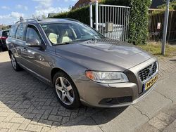 Grijs Gebruikt 2008 Volvo V70 Summum Stationwagen | € 2.999 (Eerlijke prijs)