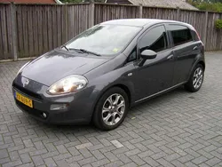 Grijs Gebruikt 2016 Fiat Punto Lounge Hatchback | € 5.500 (Eerlijke prijs)