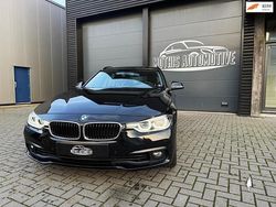 Zwart Gebruikt 2018 BMW 318 Executive Stationwagen | € 18.450 (Goede deal)
