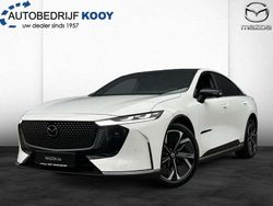 Wit Nieuw 2025 Mazda 6e Takumi-Line Hatchback | € 42.990 (Eerlijke prijs)