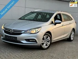 Grijs Gebruikt 2017 Opel Astra Edition Stationwagen | € 5.900