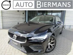 Zwart, metallic lak Nieuw 2024 Volvo V60 Stationwagen | € 51.630 (Eerlijke prijs)