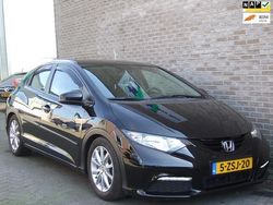 Zwart Gebruikt 2015 Honda Civic S Hatchback | € 11.999 (Eerlijke prijs)