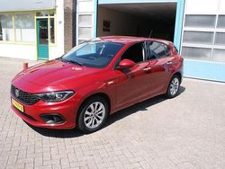Rood Gebruikt 2017 Fiat Tipo Lounge Hatchback | € 6.450 (Eerlijke prijs)