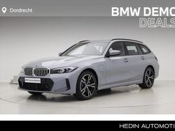 Brooklyn grau metallic (grijs metallic) Gebruikt 2024 BMW 320e Shadowline Stationwagen | € 43.895 (Eerlijke prijs)