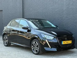 Zwart Gebruikt 2021 Peugeot 208 Allure Hatchback | € 12.945 (Goede deal)