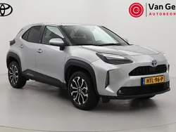 Grijs Gebruikt 2023 Toyota Yaris Cross SUV | € 29.499 (Eerlijke prijs)