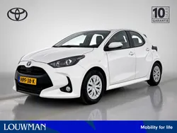 Wit Gebruikt 2024 Toyota Yaris Hybrid Active Hatchback | € 23.945 (Eerlijke prijs)