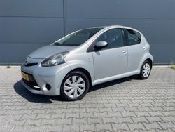 Grijs Gebruikt 2012 Toyota Aygo Comfort Hatchback | € 4.699 (Eerlijke prijs)