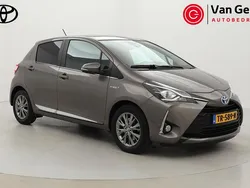 Grijs Gebruikt 2018 Toyota Yaris Hybrid Executive Hatchback | € 16.499 (Goede deal)