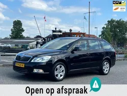 Zwart, metallic lak Gebruikt 2010 Skoda Octavia Ambition Stationwagen | € 3.750 (Goede deal)