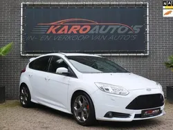 Wit Gebruikt 2012 Ford Focus ST Hatchback | € 14.950 (Eerlijke prijs)